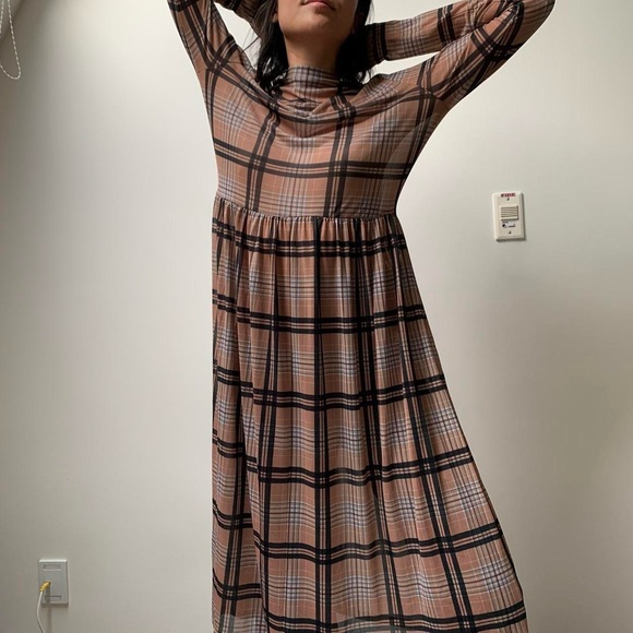 Teddy Plaid Mesh Longsleeve Maxi Dress - Picture 3 of 7
